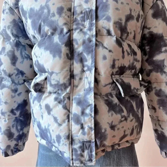 Missguided Women’s Blue Tie Dye Short Puffer Coat Size 2 - Picture 5 of 15